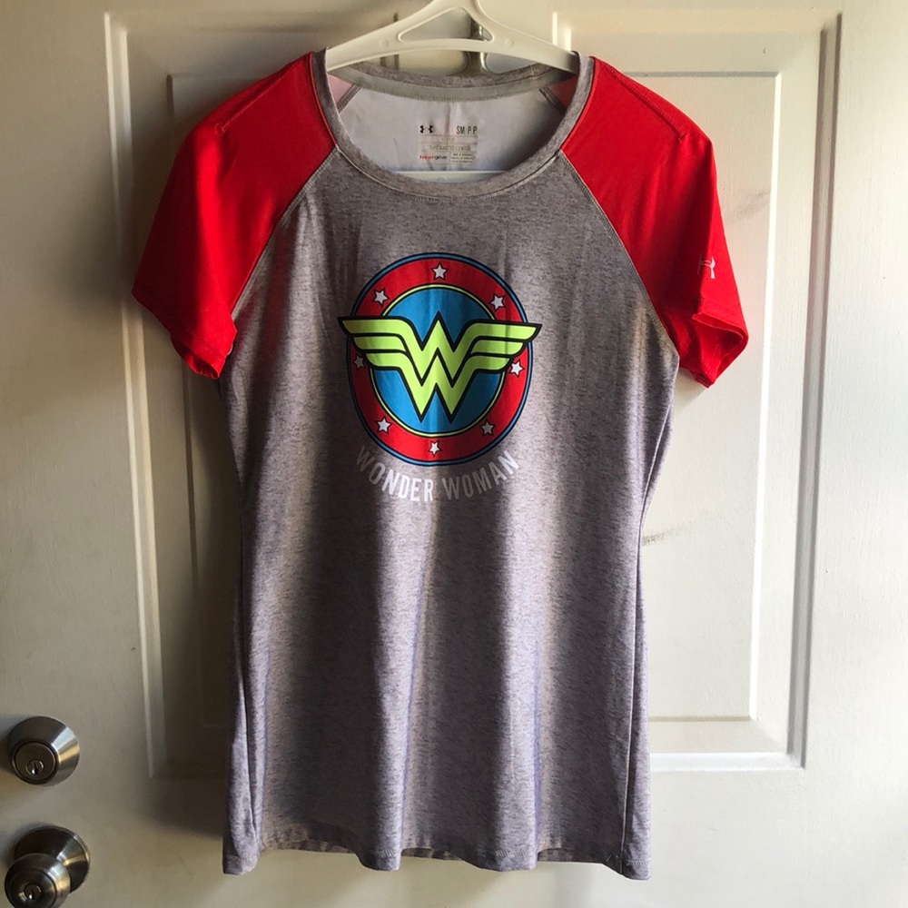 Under Armour Wonder Woman Heat Gear Shirt EUC